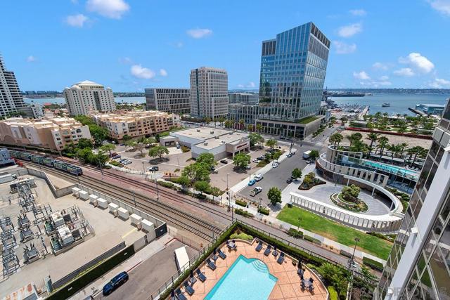 700 W E Street, San Diego CA: https://media.crmls.org/mediaz/33dffc3a-dbc6-425b-a069-8c646b30fb9a.jpg