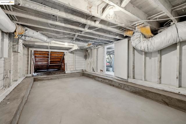 737 61st St, Oakland CA: https://media.crmls.org/mediaz/33e004dd-8707-42de-b78d-abf2f0447fce.jpg