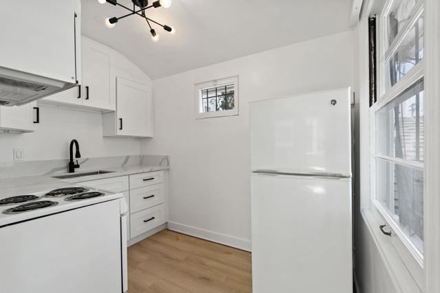 Image 5 of 23 For 211 Walnut Avenue
