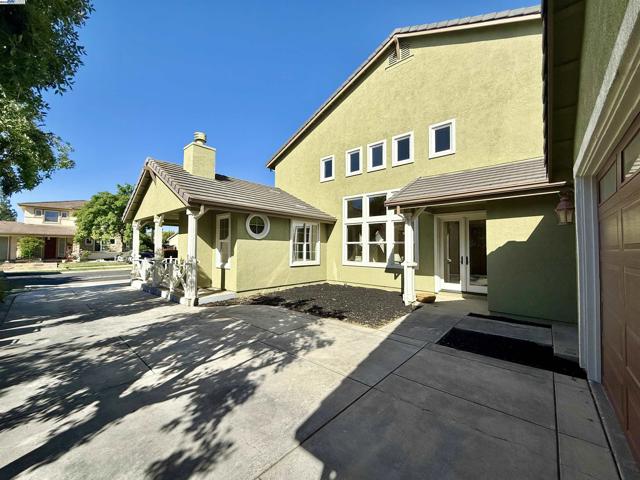 752 Barleta Ln, Livermore CA: https://media.crmls.org/mediaz/33e1e360-bdc2-4ebf-9b7c-7cee03132133.jpg