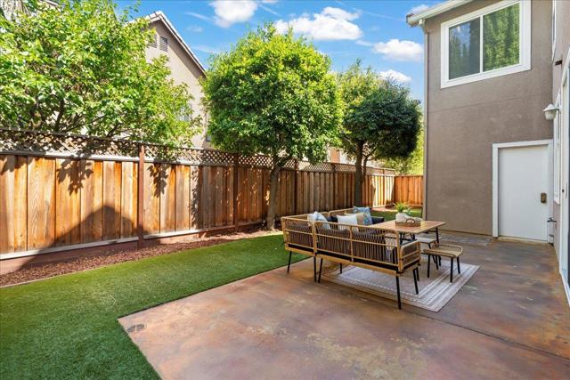 105 Estrada Drive, Mountain View CA: https://media.crmls.org/mediaz/33e218c9-56e6-4195-97db-b0ef3722e9c0.jpg