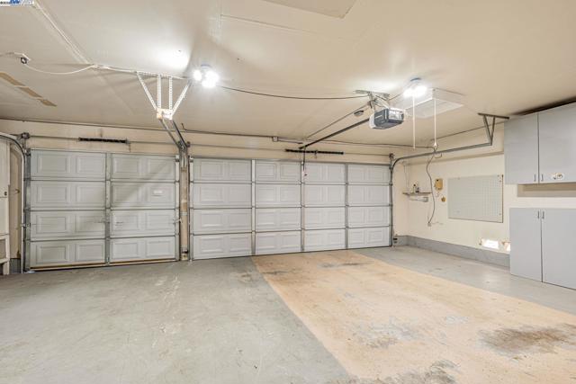 840 Menay Dr, Tracy CA: https://media.crmls.org/mediaz/33e23bad-a890-4c7d-8ba9-f64c624a2feb.jpg