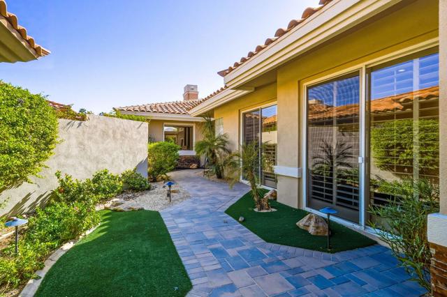 801 Deer Haven Circle, Palm Desert, CA 92211