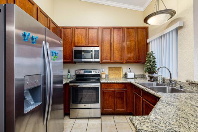 Image 9 of 35 For 78650 Avenue 42  102