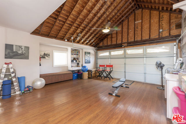 4981 Noeline Avenue, Encino CA: https://media.crmls.org/mediaz/33e2b25c-20d2-4d1e-a245-8e55cc2f4861.jpg