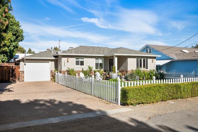 1089 Audrey Avenue, Campbell CA: https://media.crmls.org/mediaz/33e2ffd1-3540-4dea-8ca0-bce40e80288d.jpg