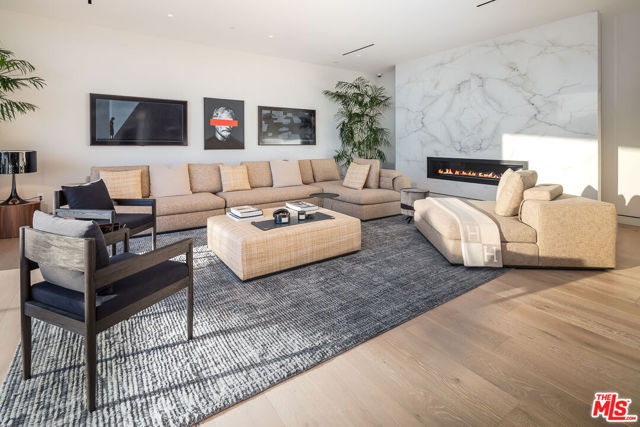 2371 Achilles Drive, Los Angeles CA: https://media.crmls.org/mediaz/33e35602-4651-4e55-ac12-317e6e195a4a.jpg
