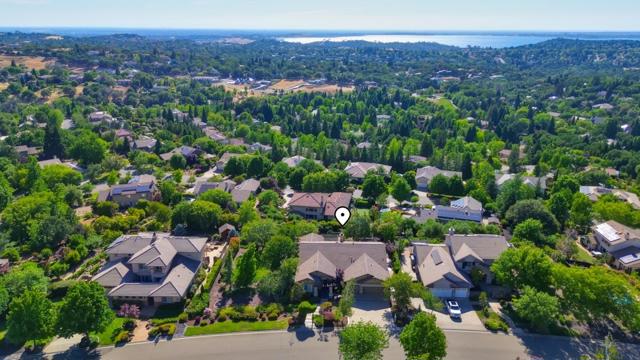 4040 Morning View Way, El Dorado Hills CA: https://media.crmls.org/mediaz/33e38ff6-e544-4f3a-9992-55d7a9636177.jpg