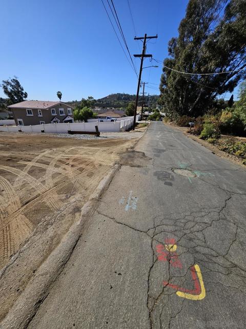 0 Echo Dr, La Mesa CA: https://media.crmls.org/mediaz/33e4a795-ce06-447e-8dec-49ed87ba61cb.jpg