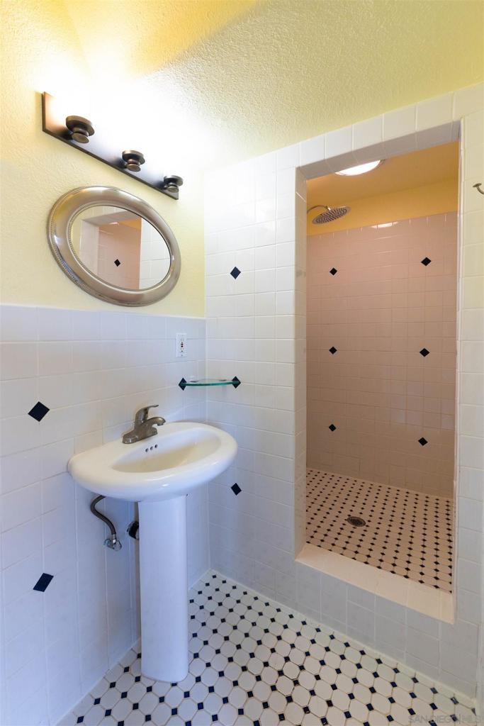 2743 33rd St - photo 19