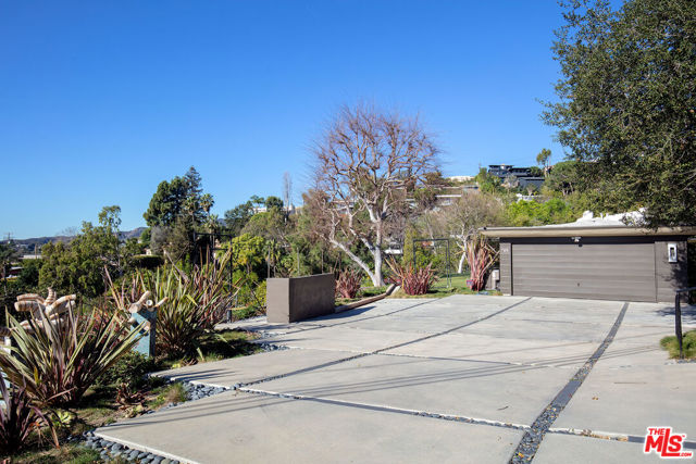 Drew Fenton | 765 N Tigertail Road Los Angeles CA | MLS: 7462713