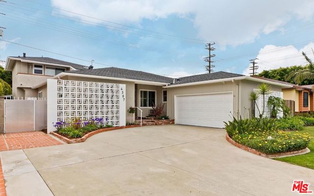 4307 Keystone Avenue, Culver City CA: https://media.crmls.org/mediaz/33e54909-b9ec-44b7-a149-ad7a9e1e445a.jpg