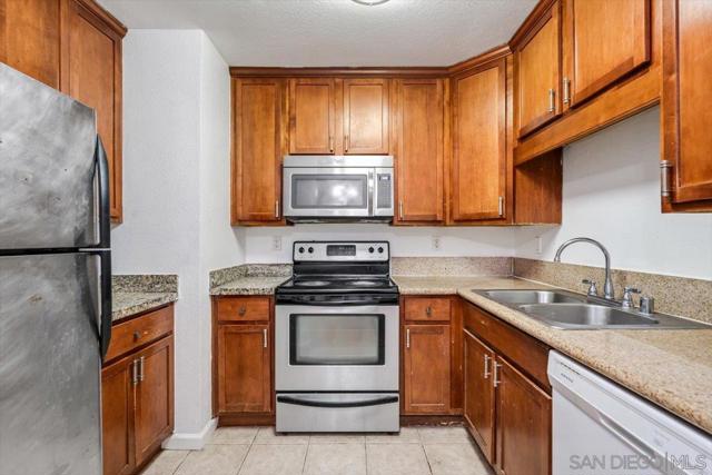 Image 7 of 30 For 1350 Escondido Blvd  37