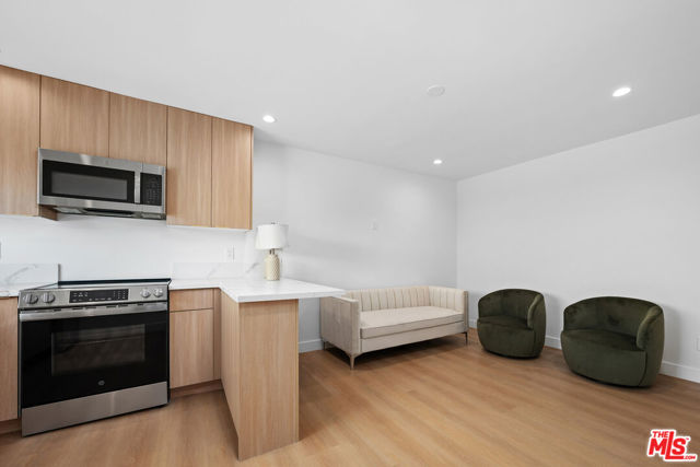 833 5th Street, 100 photo 15