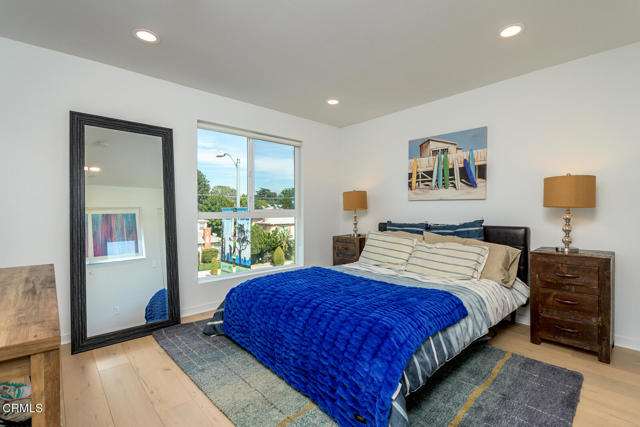 Detail Gallery Image 34 of 48 For 11594 Riverside Dr, North Hollywood,  CA 91602 - 3 Beds | 3/1 Baths