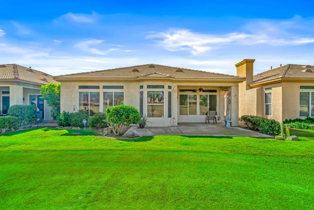 80190 Royal Birkdale Drive, Indio CA: https://media.crmls.org/mediaz/33e6c7ff-315e-449e-b31b-4fed7ae45fee.jpg
