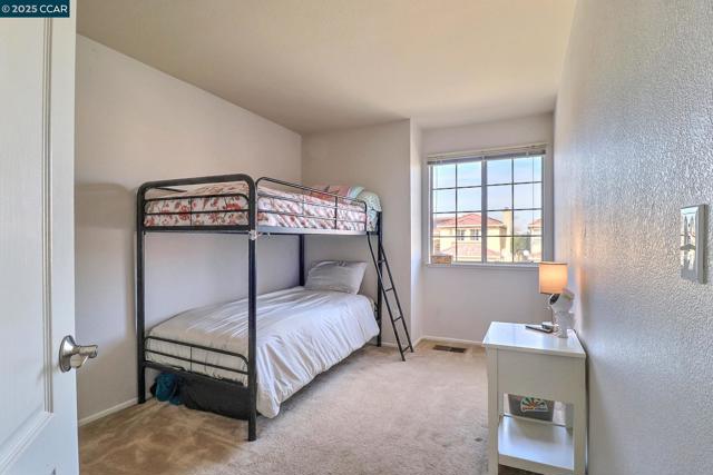 1728 Peachwillow St, Pittsburg CA: https://media.crmls.org/mediaz/33e72015-482b-4f10-ae75-06228b1c4937.jpg