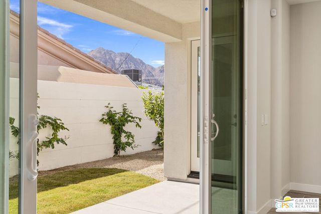 51630 Avenida Villa, La Quinta CA: https://media.crmls.org/mediaz/33e73791-9fe3-46d9-b0e3-ee707fbb5a53.jpg