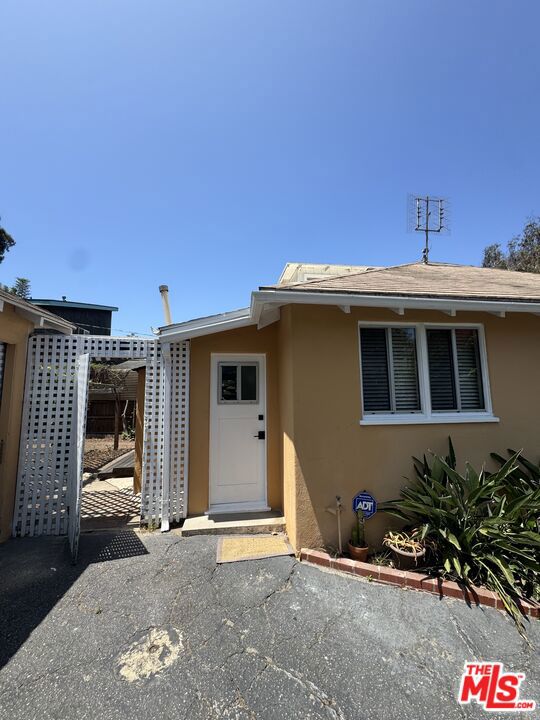 Drew Fenton | 368 Entrada Drive Santa Monica CA | MLS: 7332198