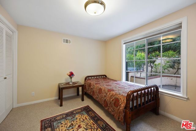 2431 Benedict Canyon Drive, Beverly Hills CA: https://media.crmls.org/mediaz/33e8cb29-fc2e-4882-be03-c2779a6b79e2.jpg