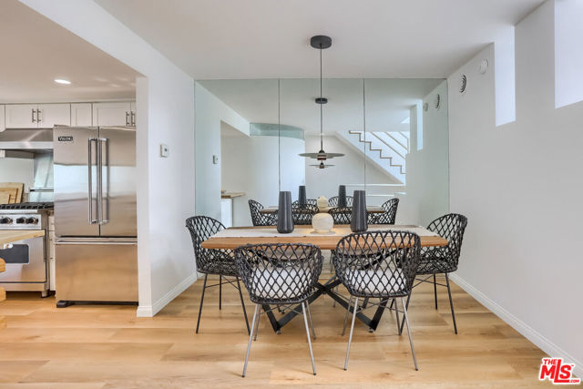 821 BAY Street, C5 photo 5