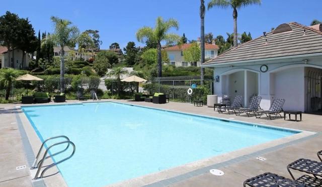 6125 Flagstone Row, La Jolla CA: https://media.crmls.org/mediaz/33e92e2f-1b28-45cc-8868-618d0bbb51f2.jpg