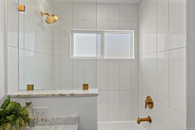 Detail Gallery Image 31 of 42 For 2015 Summit Dr, Escondido,  CA 92025 - 4 Beds | 3/1 Baths