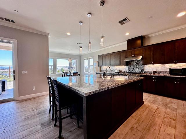 Image 4 of 33 For 7001 Laurelspur Loop