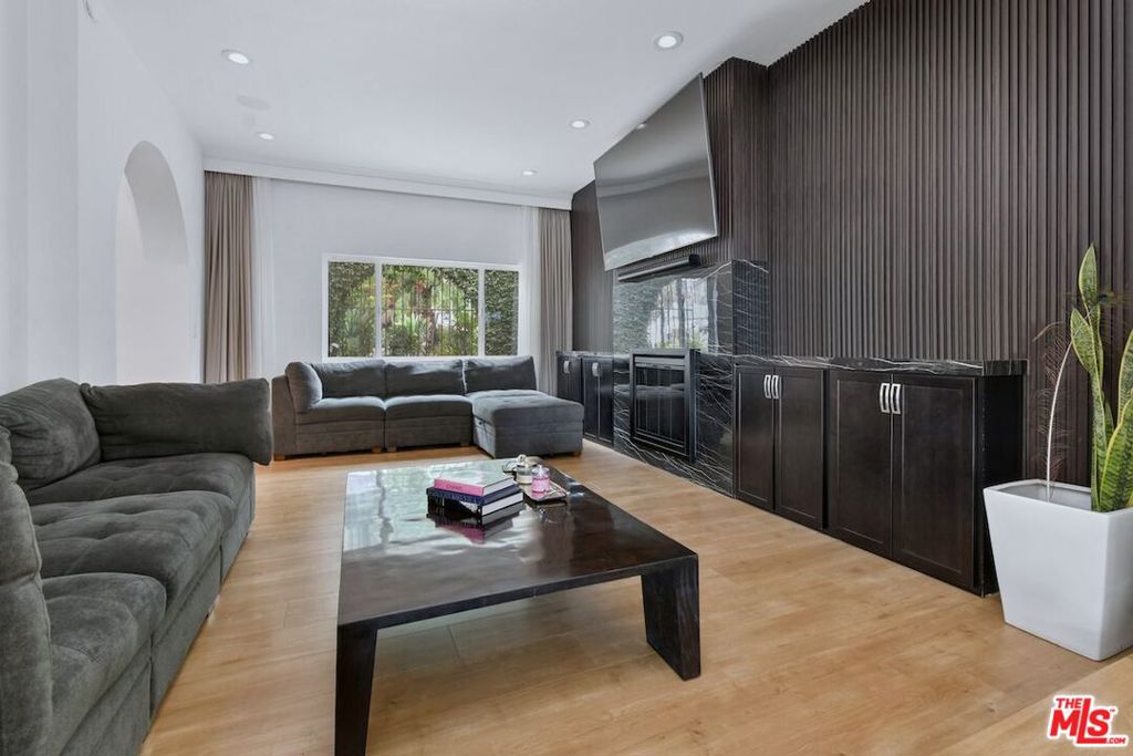 MLS #26915335 image #26