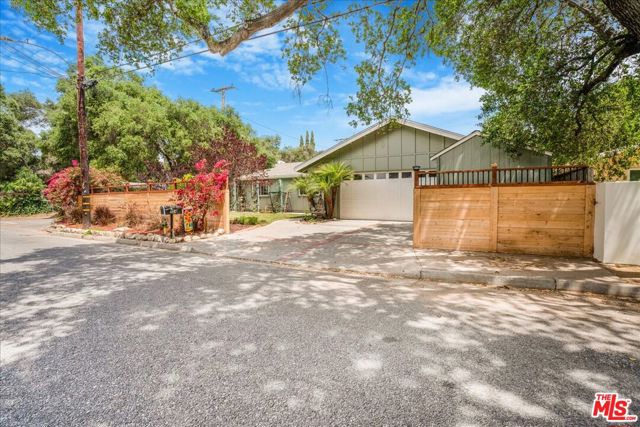 754 Fernando Street, Ojai CA: https://media.crmls.org/mediaz/33eaf425-0460-4eed-8c2e-c3df8085438b.jpg