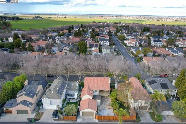 2744 Redbridge Rd, Tracy CA: https://media.crmls.org/mediaz/33ec049c-faf1-4b74-9519-c474780811b8.jpg