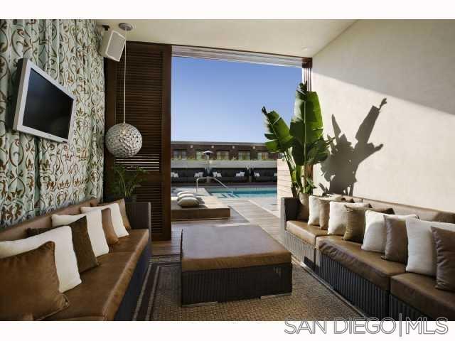207 5Th Ave, San Diego CA: https://media.crmls.org/mediaz/33ec08e9-ab9a-47eb-ba32-b084bddb57a1.jpg