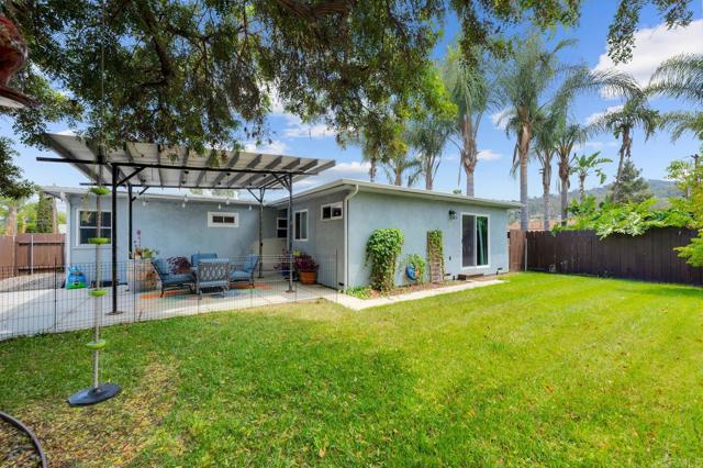 962 Wilson Avenue, El Cajon CA: https://media.crmls.org/mediaz/33ede3e5-79dc-4bf6-8687-4a07dc17e639.jpg