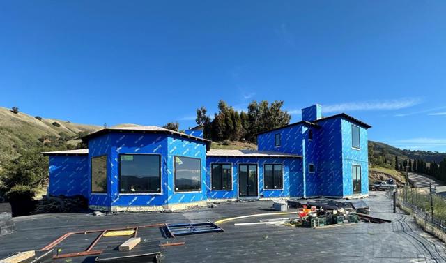 304 Country Club, Carmel Valley CA: https://media.crmls.org/mediaz/33ee6c4a-0159-4b5b-9cd7-1a96fd410fce.jpg