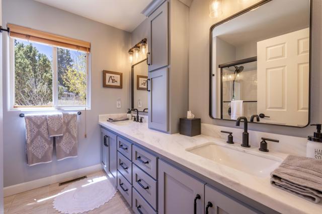 1188 Monte Vista Drive, Big Bear CA: https://media.crmls.org/mediaz/33ee7c0f-2abe-40a5-ad1c-5190c9b29207.jpg