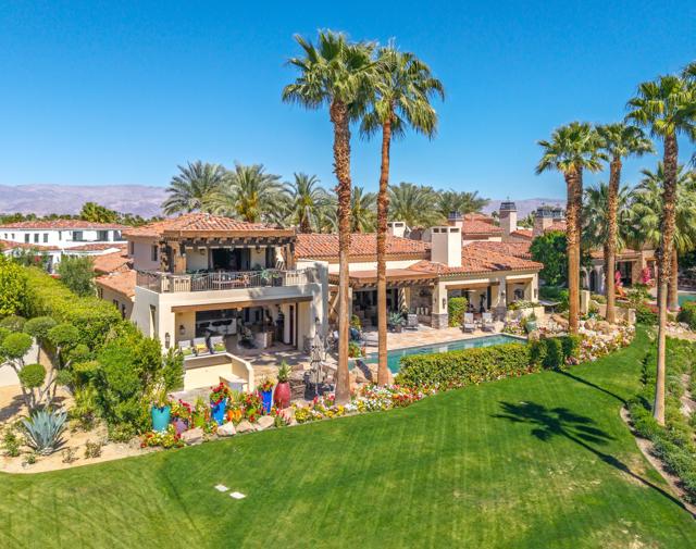 80675 Via Portofino, La Quinta CA: https://media.crmls.org/mediaz/33eee00e-9c5b-4d7a-bc1d-58e9e506d1e9.jpg