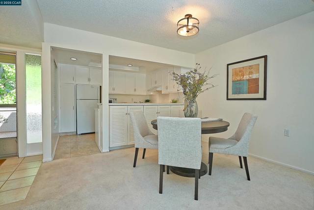 1316 Rockledge Ln, Walnut Creek CA: https://media.crmls.org/mediaz/33ef334a-4ad6-486e-ba12-5b26ca085fac.jpg