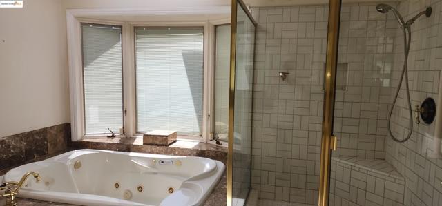 3672 Del Monte Way, San Leandro CA: https://media.crmls.org/mediaz/33ef7549-baa5-4afa-9487-ff1137dfab09.jpg