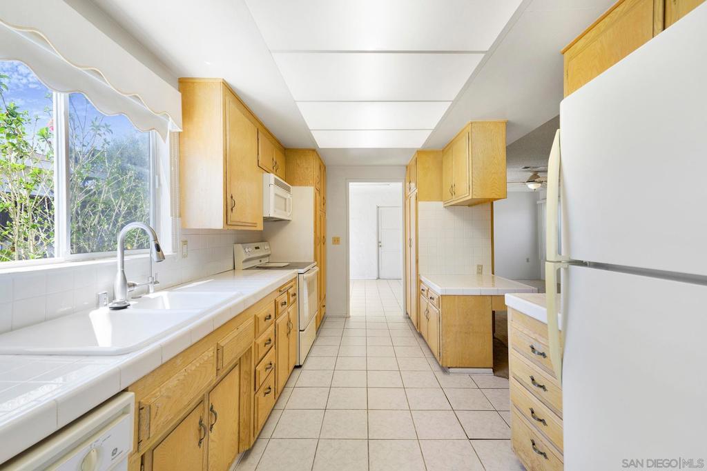 16371 Bernardo Oaks Dr - photo 9