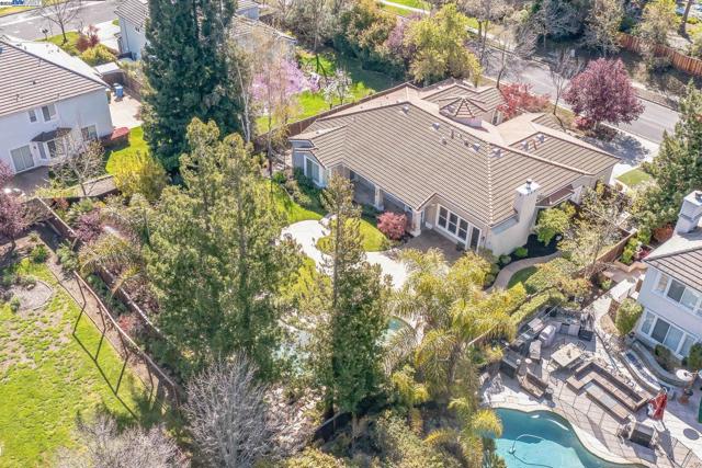 1221 Culet Ranch Rd, Danville CA: https://media.crmls.org/mediaz/33f05ffe-4845-4c59-b960-9d7ffc939c41.jpg