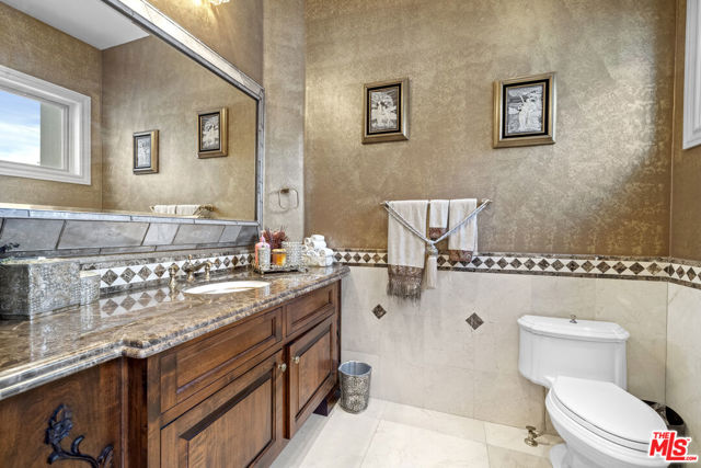 3848 Vista Linda Drive, Encino CA: https://media.crmls.org/mediaz/33f0a63e-aa29-470e-919c-fed69fb543e6.jpg