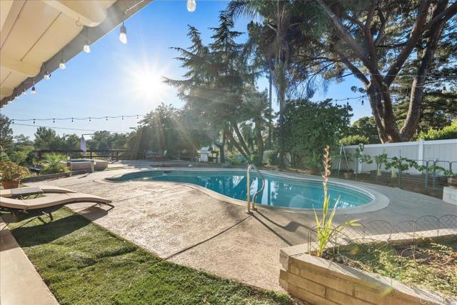 Detail Gallery Image 16 of 23 For 2894 Scenic View Rd, Alpine,  CA 91901 - 3 Beds | 3 Baths