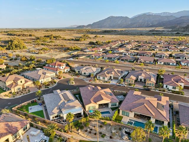 80440 Old Ranch S Trail, La Quinta CA: https://media.crmls.org/mediaz/33f128e2-a8f0-4346-85c2-9e41488c9614.jpg