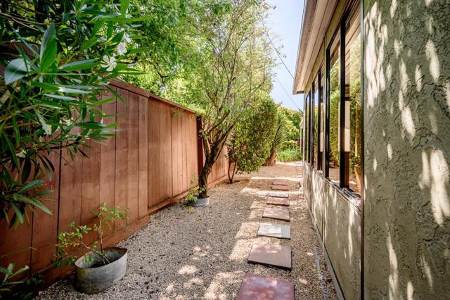 3129 Stelling Drive, Palo Alto CA: https://media.crmls.org/mediaz/33f24927-5409-4a8d-8901-24c2a4b5cc07.jpg