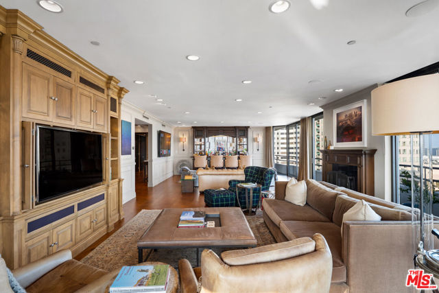 10601 Wilshire Boulevard, Los Angeles CA: https://media.crmls.org/mediaz/33f296c1-047a-49d9-bb4e-54bf6dfcbfc5.jpg