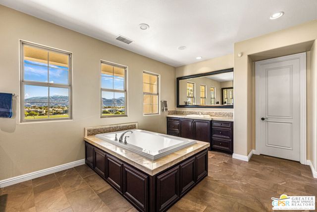 4284 Arcada Street, Palm Springs CA: https://media.crmls.org/mediaz/33f2a46c-c31b-4949-83a2-7afd818da090.jpg