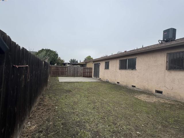 3338 Zamora Way, Stockton CA: https://media.crmls.org/mediaz/33f2e5ac-10c5-452d-bfe2-57e082009fae.jpg