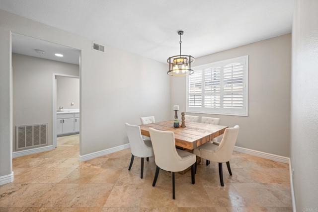 Image 7 of 47 For 13615 Braeswood