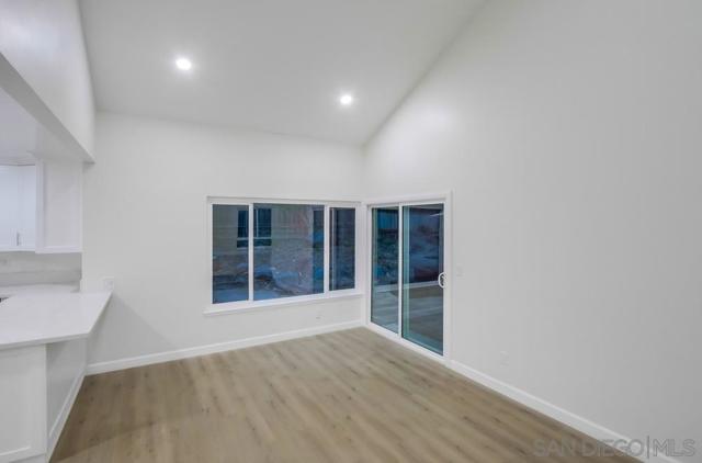 4512 Terraza Ct, San Diego CA: https://media.crmls.org/mediaz/33f33756-9498-4e1f-bf68-ddd4608d32c0.jpg