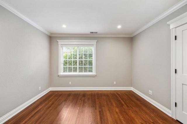 711 Laurel Avenue, Burlingame CA: https://media.crmls.org/mediaz/33f338a0-e6c0-4b1e-bd6b-1ee551badfbd.jpg